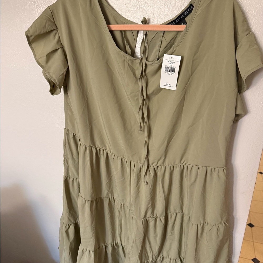 NWT Buckle Olive Green Tiered Short Sleeve Dress